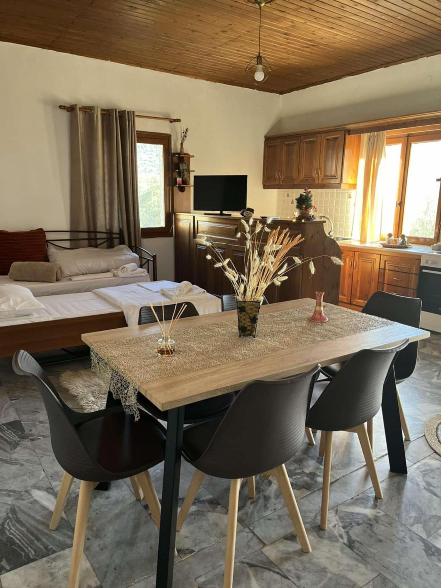 Almia Apartment *