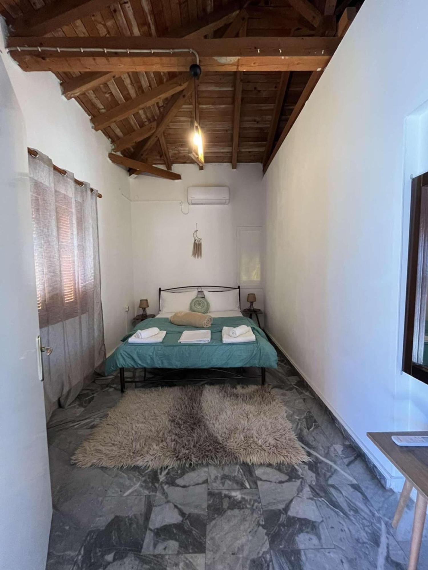 Almia Apartment *